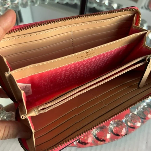 Kate Spade Coral Zip-Around large Wallet like new - Picture 3 of 12